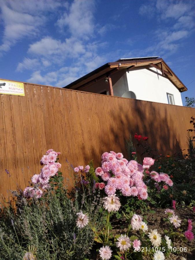Nestg Guest House Pilipets Exterior foto